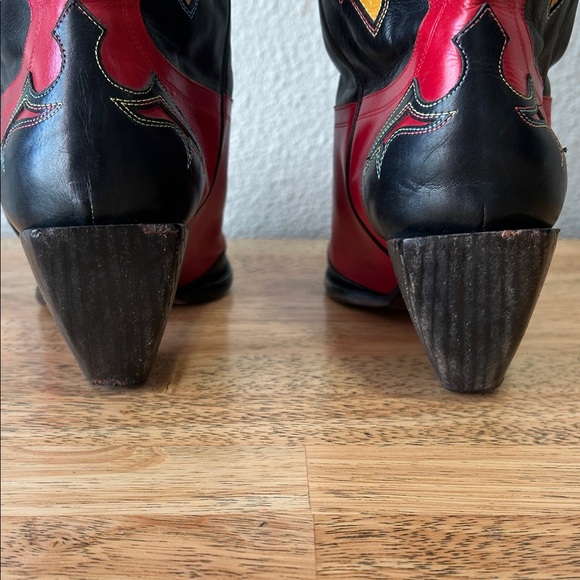 Red and Black Western Bootitude Donald J Pliner women’s medicine boots - Picture 4 of 12